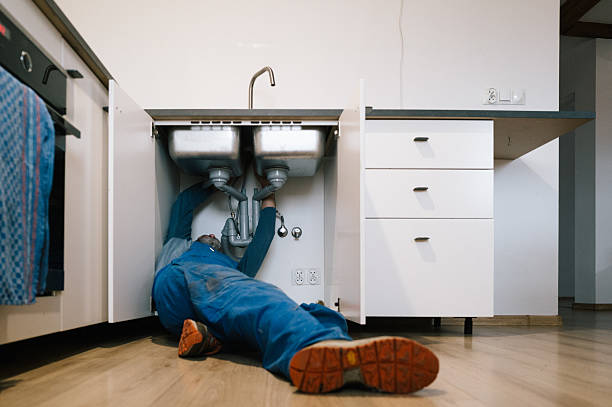 Professional Leak Detection technician working in Davenport, VA